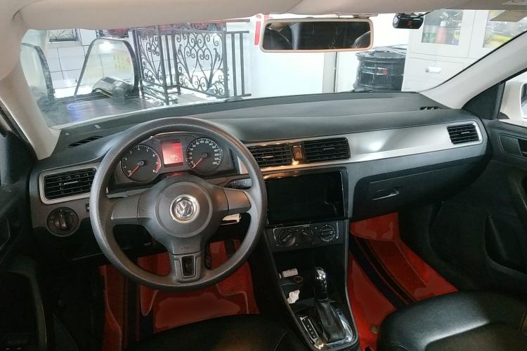 Used Volkswagen Santana 2015 1.6L Automatic Comfort Edition Center Console