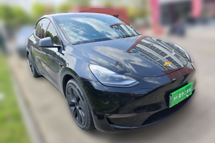 Used Tesla Model Y 2023 Long-Range All-Wheel-Drive Version
