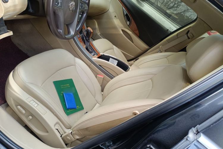 Used Buick LaCrosse 2011 2.4L SIDI Luxury Edition Left Front Seat