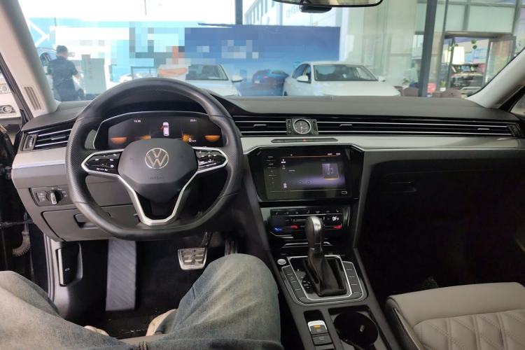 Used Volkswagen Magotan 2023 2 Million Units Limited Edition 330TSI DSG Leading Version
