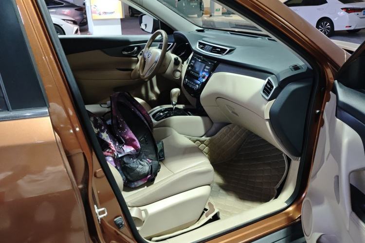 Used Nissan X-Trail 2014 2.0L CVT Comfort Edition 2WD Right Front Seat