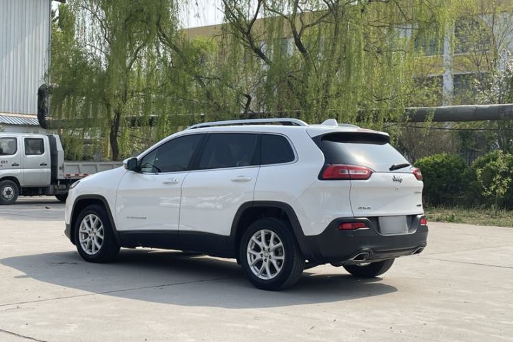 Used Jeep Cherokee 2016 2.4L Leading Smart Version Exterior 2