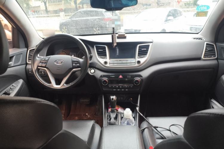 Used Hyundai Tucson 2018 1.6T Dual-Clutch Two-Wheel Drive 15th Anniversary Special Edition