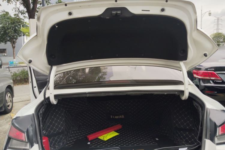 Used Hyundai Elantra 2021 1.5L CVT GLX Elite Edition Trunk