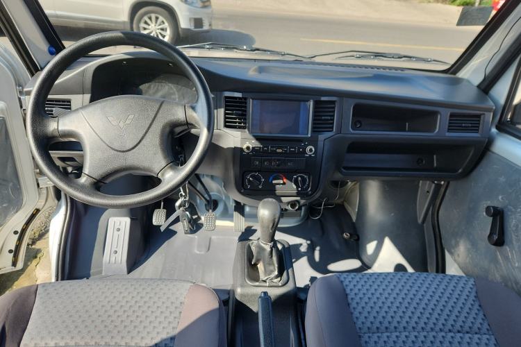 Used Wuling Zhiguang 2015 1.2L Practical LS-I Model
