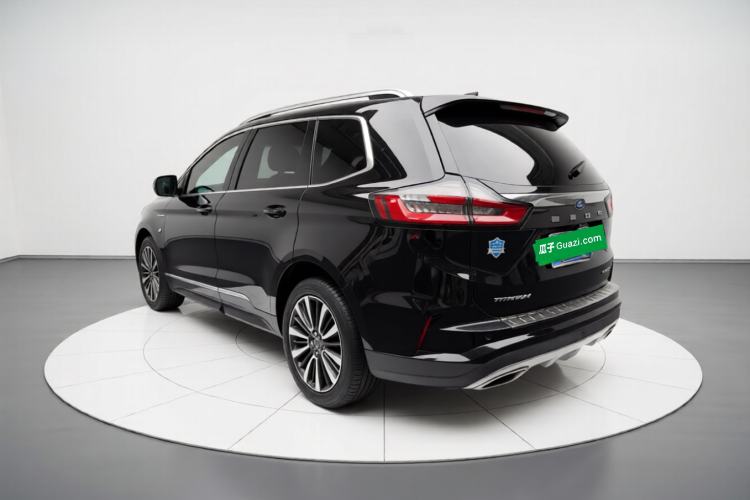 Used Ford Edge 2021 PLUS EcoBoost 245 Two-Wheel-Drive Titanium 7-Seater Exterior 2