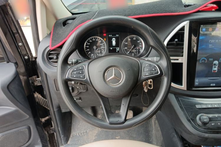 Used Mercedes-Benz Vito 2018 2.0T Elite Version 7 Seats China V Emission Standard Steering Wheel