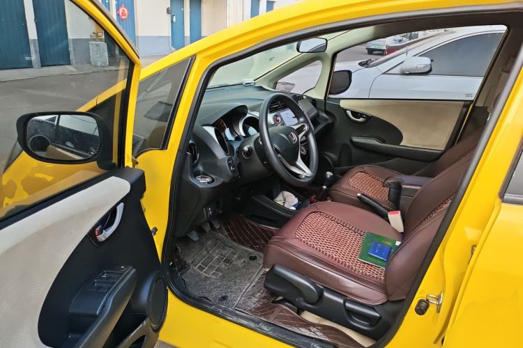 Used Honda Fit 2011 1.3L manual Comfort version

