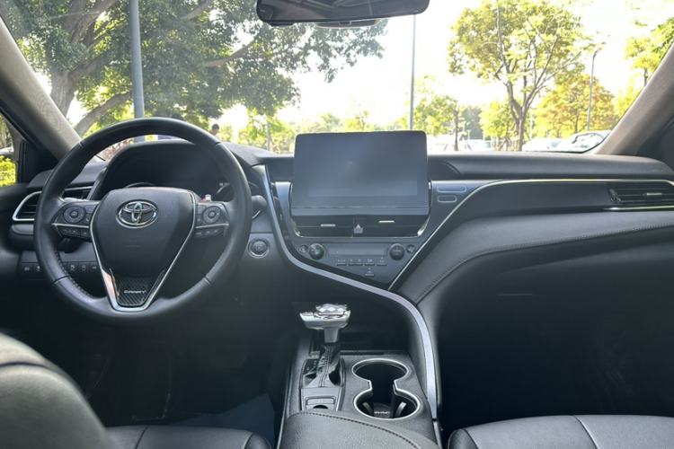 Used Toyota Camry 2021 2.0G Luxury Edition
