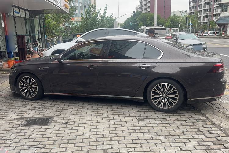 Used Volkswagen Phideon 2016 480 V6 Four-Wheel Drive Supreme Edition
