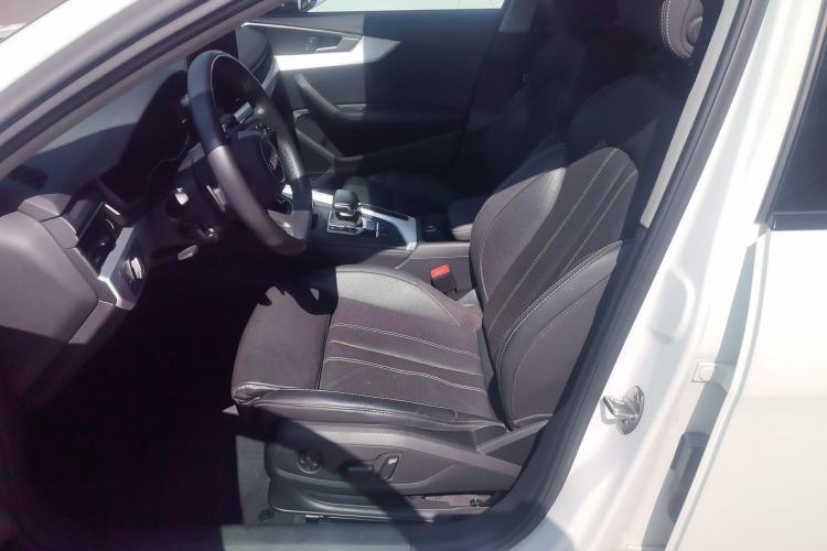 Used Audi A4L 2022 40 TFSI Luxury Dynamic Model
