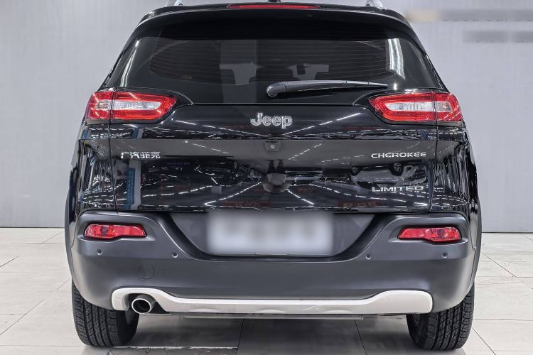 Used Jeep Cherokee 2017 2.0L Superior Edition