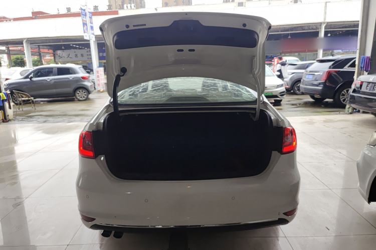 Used Volkswagen Sagitar 2014 Revised Version 1.4TSI Manual Luxury Edition
