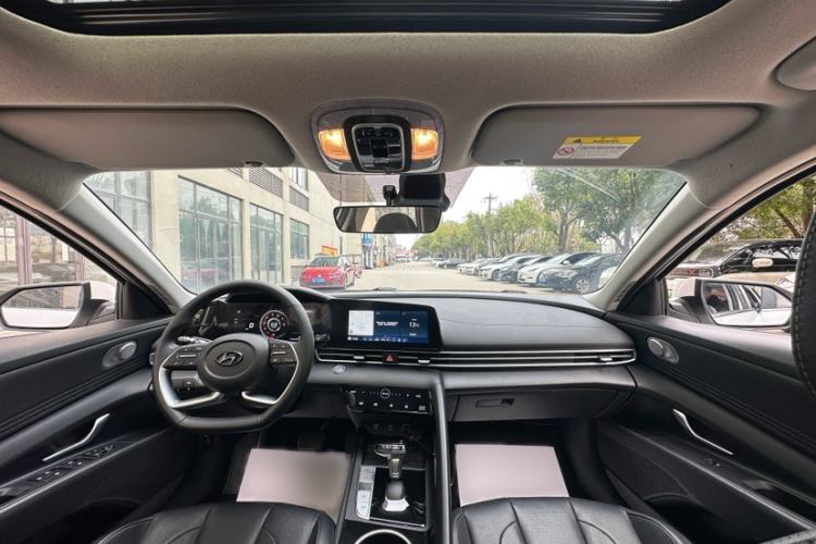 Used Hyundai Elantra 2022 1.5L CVT LUX Prestige Edition