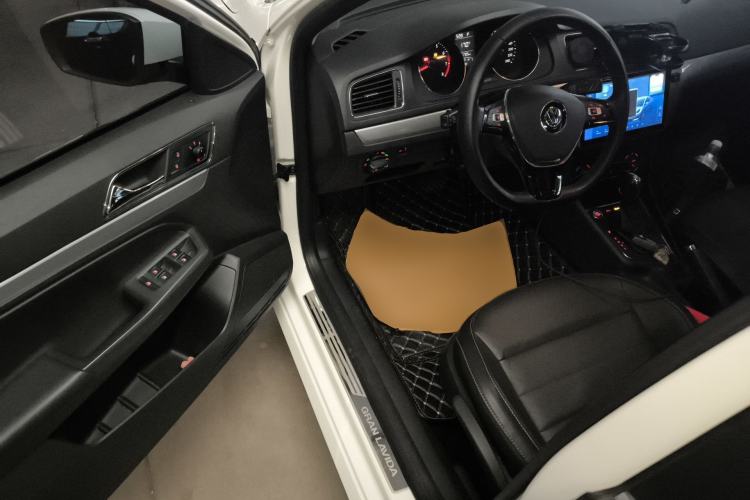 Used Volkswagen Gran Lavida 2017 180TSI DSG Comfort Edition Driver Seat