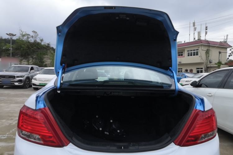 Used BYD e5 2017 300 Prestige Edition Trunk