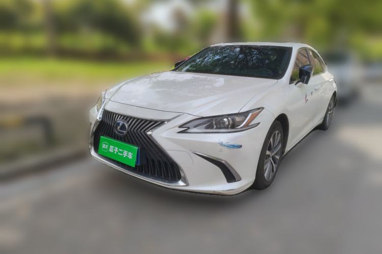 Used Lexus ES 2020 300h Premier Edition