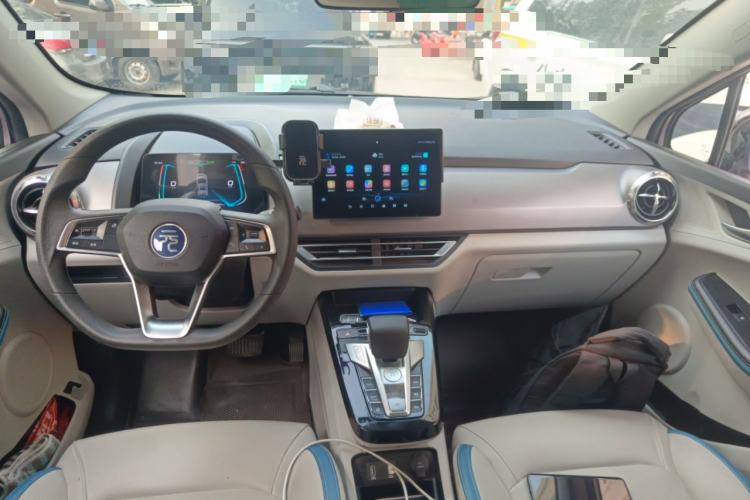 Used BYD Yuan Pro 2023 401KM Luxury Version Center Console