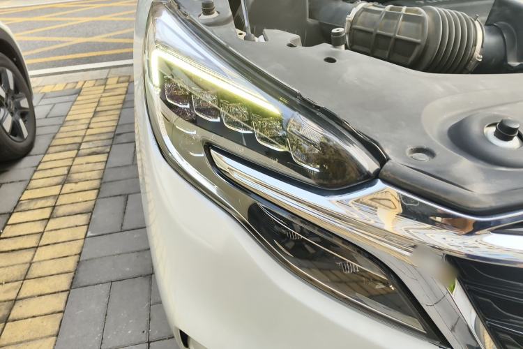 Used Buick GL8 2022 ES Landtrek 653T Luxury Edition Right Front Headlight