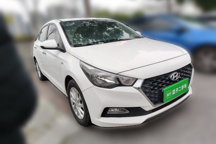 Used Hyundai Verna RV 2017 1.4L Automatic Sport Version National Emission Standard V Front Right 45 Deg