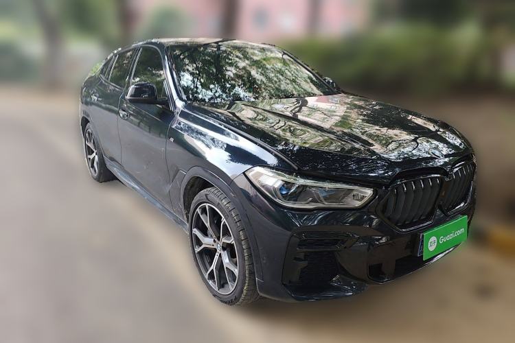 Used BMW X6 2022 Second Facelift xDrive40i M Sport Package Front Right 45 Deg