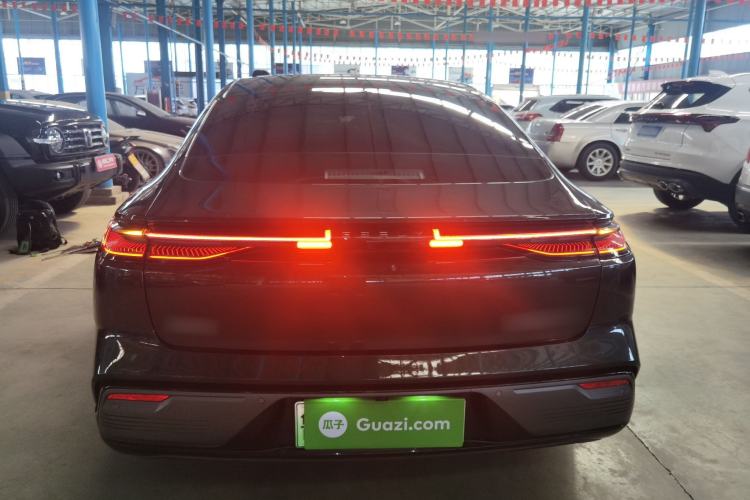 Used Geely Galaxy 8 2025 130km EM-P Starship Edition
