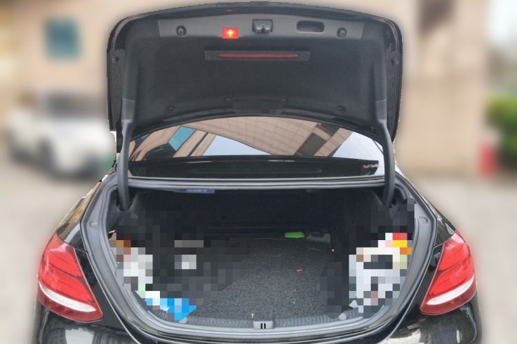 Used Mercedes-Benz E-Class 2017 E 200 L 4MATIC Trunk