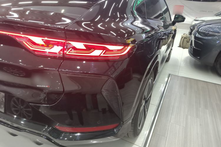 Used BYD Song L EV 2025 Intelligent Driving Version 662 km LiDAR Excellence Edition Right Rear Taillight