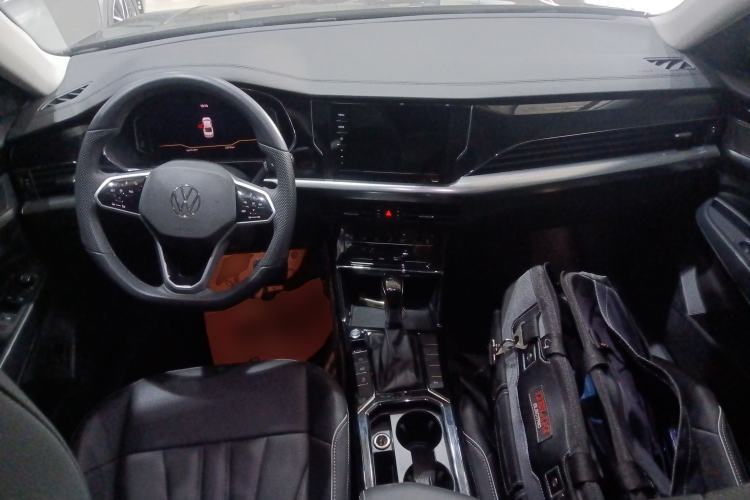 Used Volkswagen Passat 2023 Revised 330TSI Elite Edition Center Console