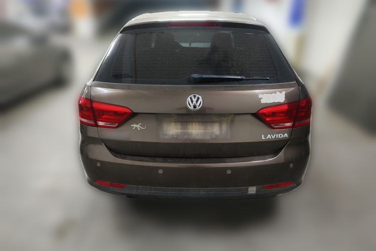 Used Volkswagen Gran Lavida 2013 1.6L Manual Fashion Model
