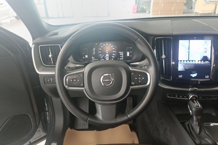 Used Volvo XC60 2021 T5 4x4 Smart Luxury Edition