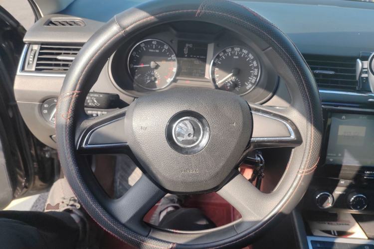 Used Skoda Octavia 2015 1.6L Manual Yijie Edition
