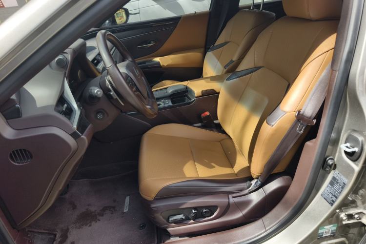 Used Lexus ES 2020 260 Deluxe Edition
