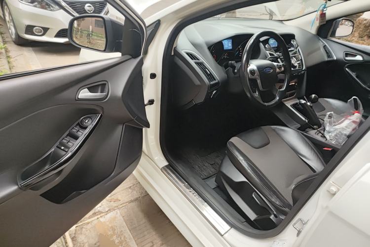 Used Ford Focus 2012 Hatchback 2.0L Manual Luxury Sport Model
