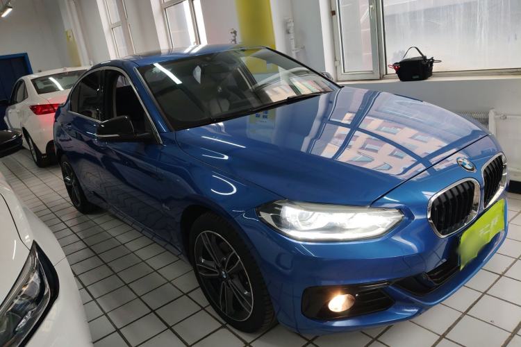 Used BMW 1 Series 2018 118i Sport Edition Front Right 45 Deg