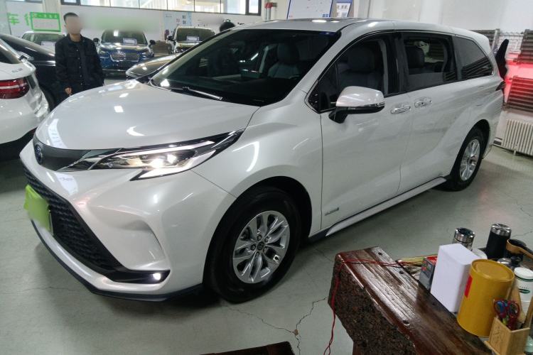 Used Toyota Granvia 2023 2.5L Hybrid Comfort Edition
