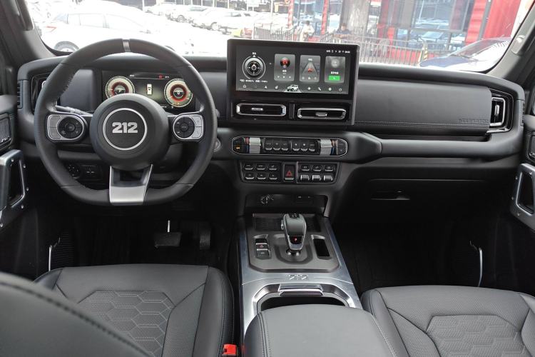 Used 212 T01 2024 2.0T Mechanic