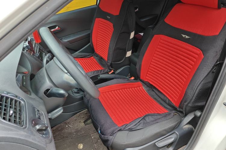 Used Volkswagen Polo 2013 1.6L Manual Comfort Edition
