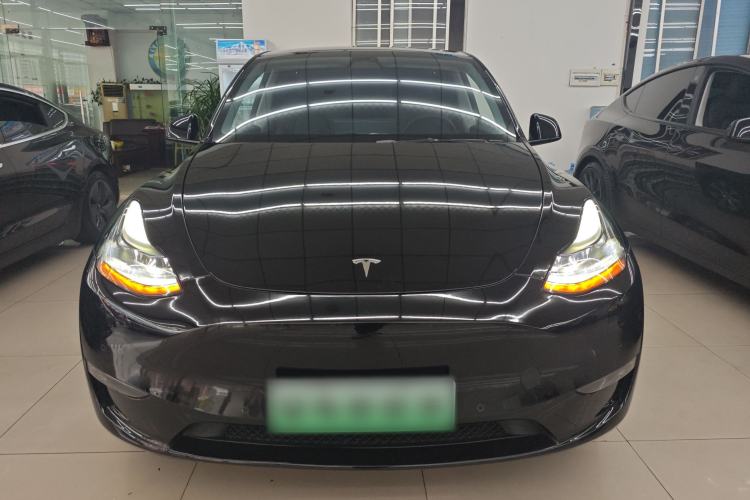 Used Tesla Model Y 2023 Long-Range All-Wheel-Drive Version
