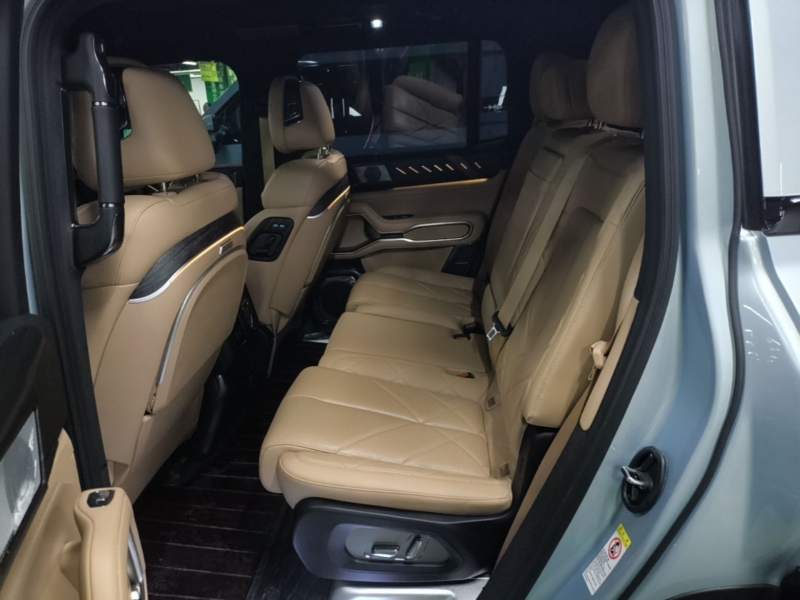 Used Formula Leopard 8 2025 Smart & Brave Flagship Edition 7 Seats — 16