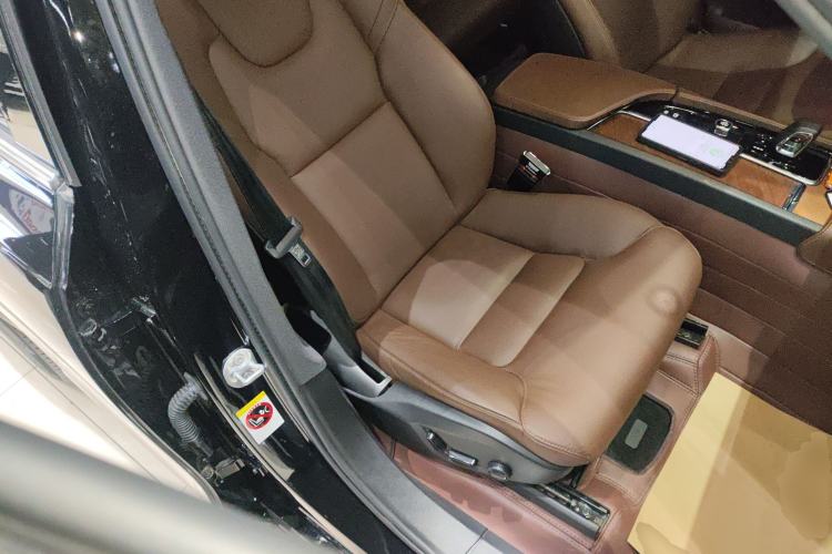 Used Volvo XC90 2024 B5 SmartDrive Luxury Edition 5 Seats
