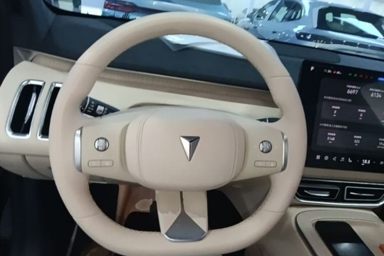 Used Deepal S09 2025 Four-Wheel Drive Ultra+ Custom Edition
