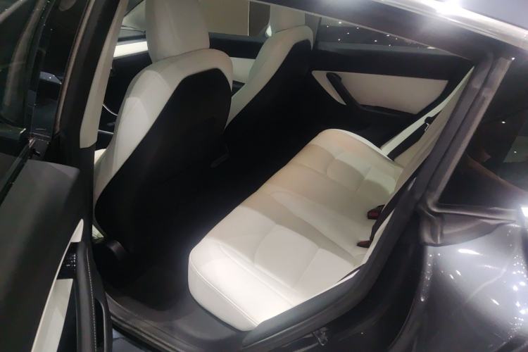 Used Tesla Model 3 2019 Long-Range All-Wheel-Drive Version
