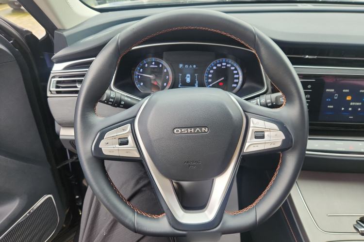 Used CHANGAN OSHAN X7 2020 1.5T Automatic Luxury Version Steering Wheel
