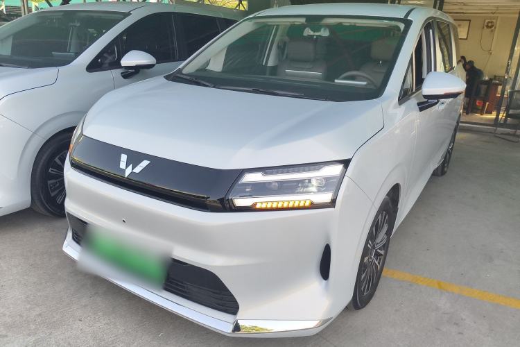 Used Wuling Starlight 730 2025 Model Pure Electric 500km Luxury Edition