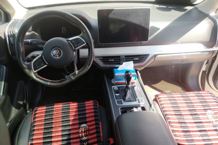 Used BYD Tang 2018 2.0T Automatic SmartConnect Prestige 7-Seater China V Standard Center Console