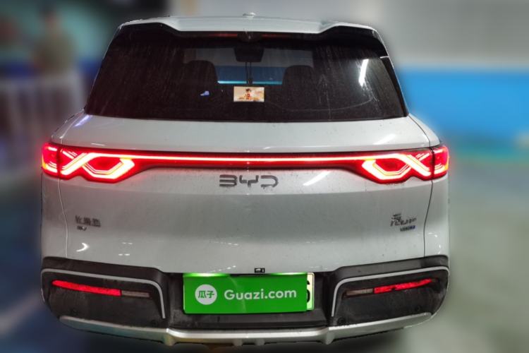 Used BYD Yuan UP 2025 Intelligent Driving Version 401 KM Dynamic Edition Exterior 4