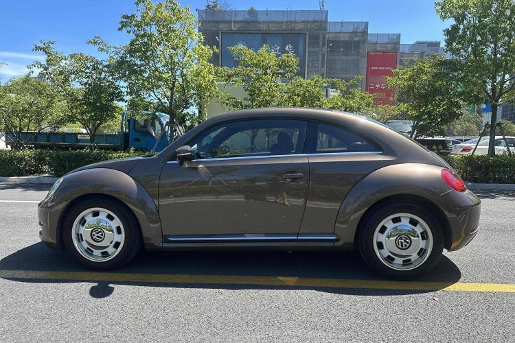 Used Volkswagen Beetle 2015 180TSI model

