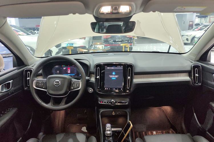 Used Volvo XC40 2024 B4 4x4 Smart Luxury Edition
