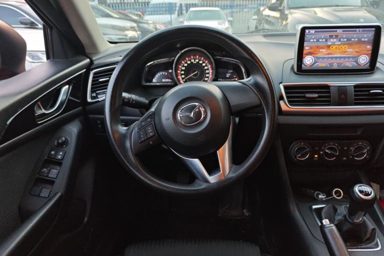 Used Mazda 3 Axela 2016 Sedan 1.5L Manual Comfort Model
